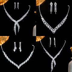 メーカーは花嫁の最初のアクセサリーを提供しています。