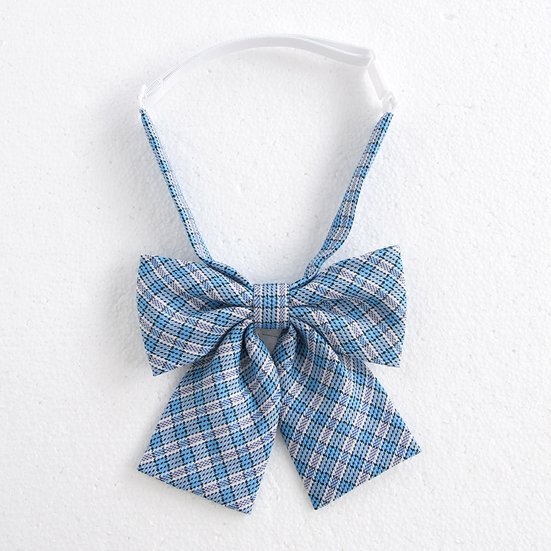 Pine Blue Collar Flower