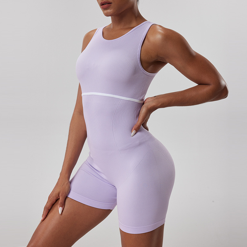 Ropa de una pieza de yoga deportiva de hilo sin costuras, hermosa espalda hueca de mujer, tirantes anchos, pantalones cortos de fitness para correr al aire libre, una pieza