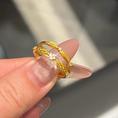 新商品の天使の翼の四つ葉のクローバーの指輪の女性のファッション的で精巧な羽の恋の細いドリルの指輪の軽い豪華な大衆の高級感