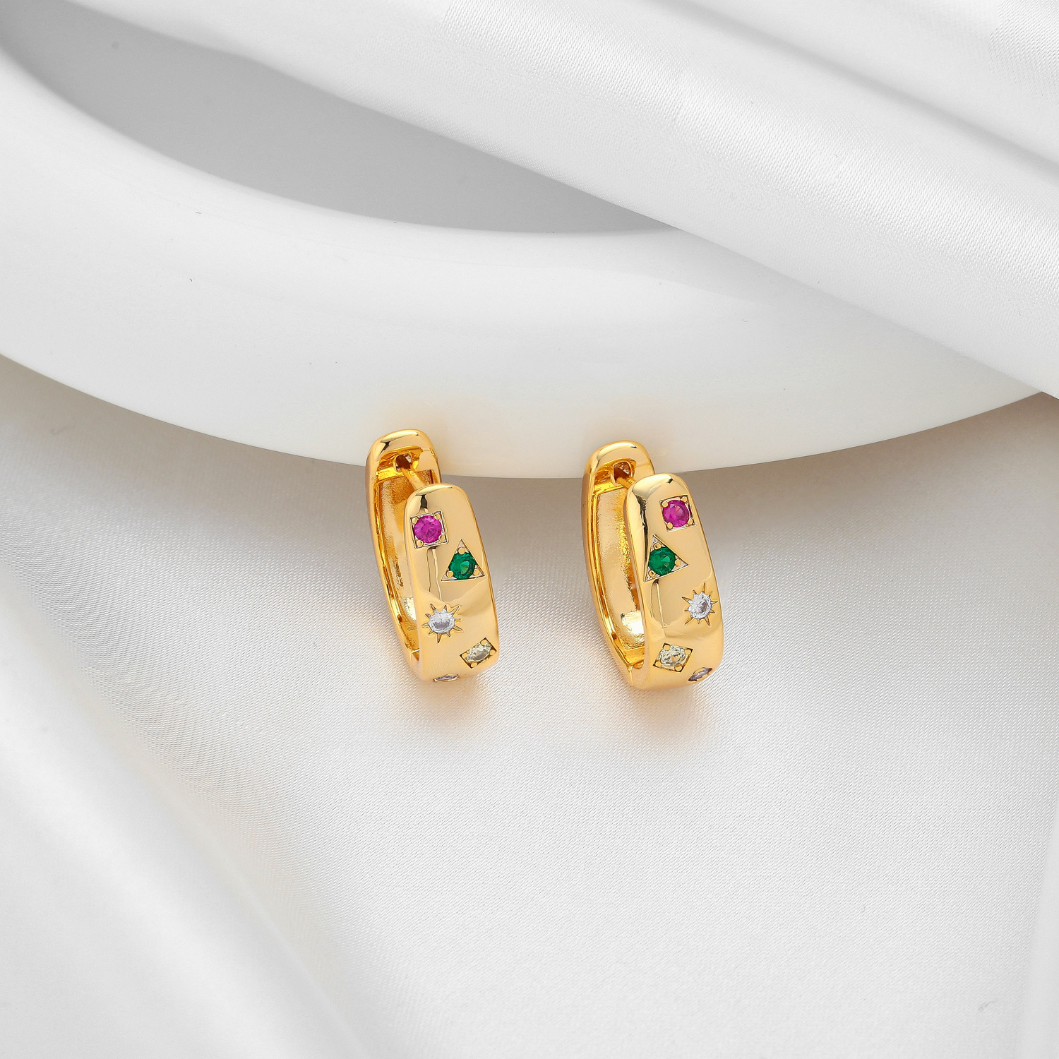 european-and-american-retro-five-pointed-star-color-zirconium-earrings-womens-light-luxury-high-end-autumn-and-winter-fashion-circle-womens-earrings-copper-ear-jewelry european-and-american-retro-five-pointed-star-color-zirconium-earrings-womens-light-luxury-high-end-autumn-and-winter-fashion-circle-womens-earrings-copper-ear-jewelry