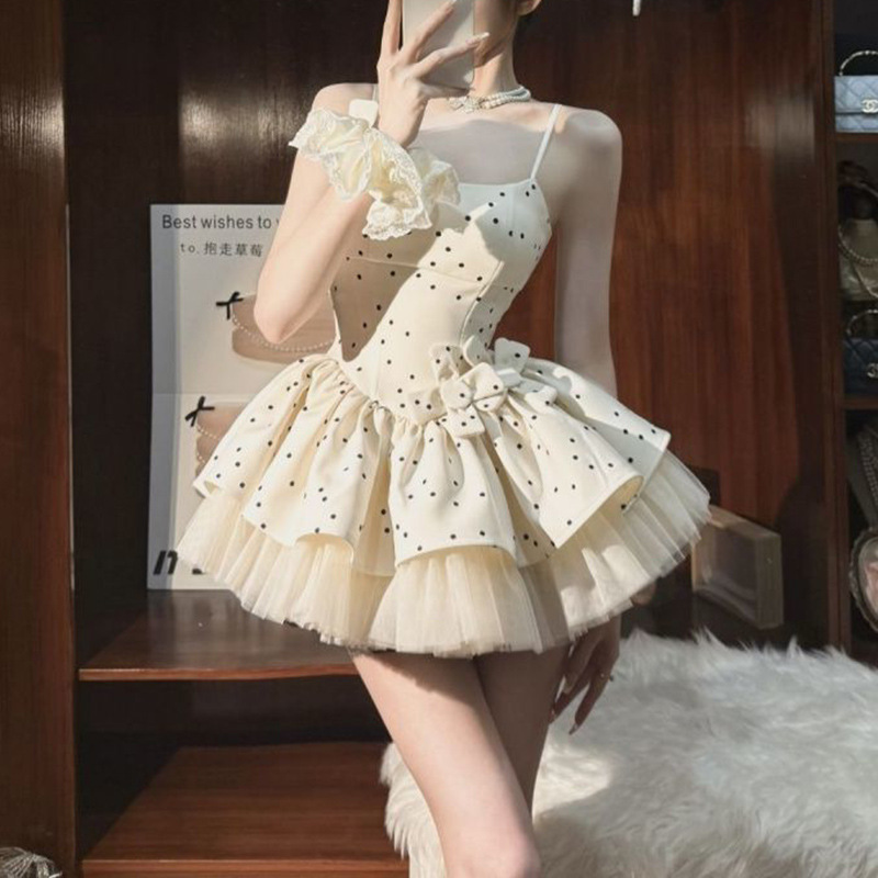 French-Style Sexy and Alluring Polka Dot Patchwork Spaghetti Strap Dress for Women, Summer Waist-Cinching Gown, Sweet and Fluffy Short Dress