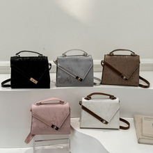 ���sΨ��2026�¿�r�м�ɫ�OӋŮʿ����������μ�б������С����