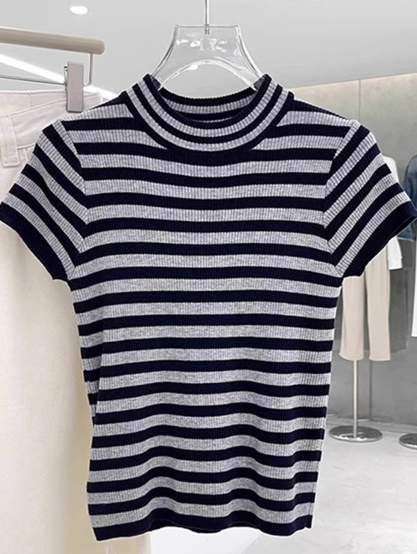 青いストライプの半高丸首のニット半袖tシャツ女性の春の新型の大衆の優しさは小さい袖の上着を修理します。|undefined