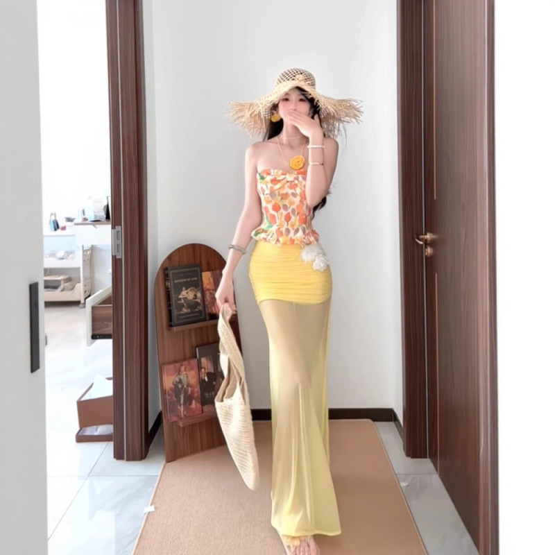 夏日度假风露肩短款抹胸上衣半身裙两件套女装巨好看显瘦辣妹套装|undefined