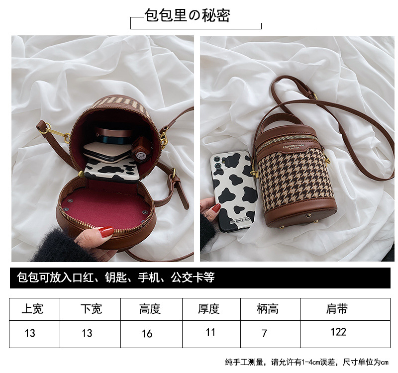 New Fashion Portable Houndstooth Lipstick Bucket Bag Shoulder Messenger Small Bag display picture 18