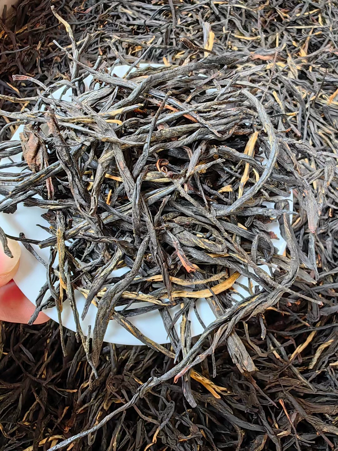 Fengqing сосновая игла рассыпной чай Юньнань Dianhong классический 58 мед ароматный Древний дерево черный чай спелый чай 270X Фабрика волос