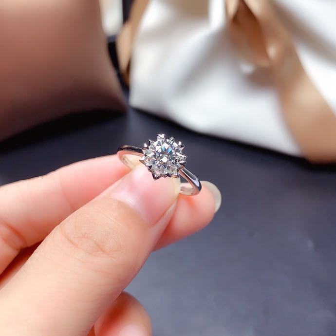 Ocho corazones y ocho flechas Chapado en platino de transmisión en vivo de simulación de diamantes anillo abierto collar de mujer colgante pendientes traje