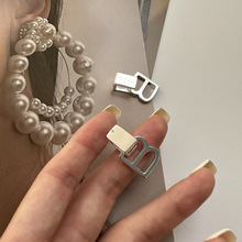 S925纯银韩版小众设计感字母耳环韩国时髦个性指环简约耳扣耳饰品