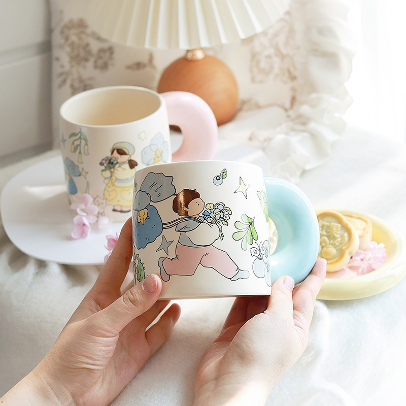 Estilo pastoral japonés envío de flores a los niños taza de cerámica pareja de dibujos animados flor taza de café de alto valor linda taza