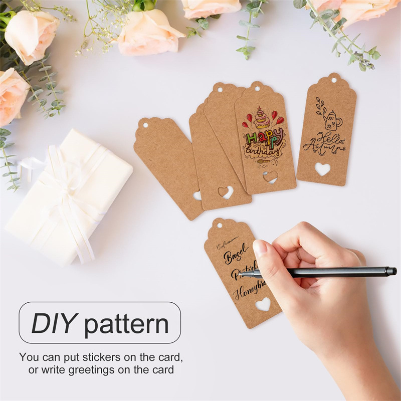 Venta caliente transfronteriza Llavero Trébol de cuatro hojas Estilo de moda etiqueta de regalo de mano Juego de caja de regalo de fiesta de boda