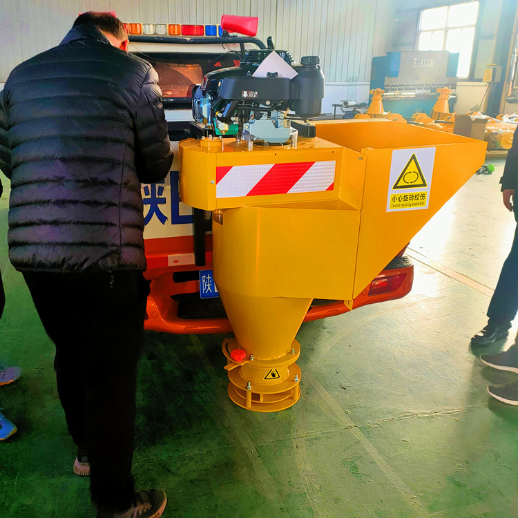 公路融雪撒布机 市政道路融雪融冰甩盘式撒盐机 皮卡车挂式撒布机