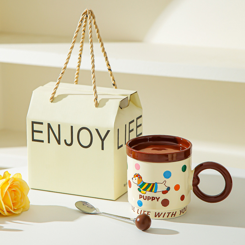 Taza de dibujos animados creativa con tapa de taza de cerámica para parejas de chicas taza de agua acompañante regalo de alto valor facial taza de marca conjunto doméstico