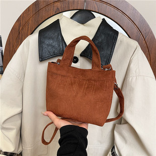 gentlewoman��ĸ�����֙C���͹���Ƥ�q����2025�¿�̽�б���Ů