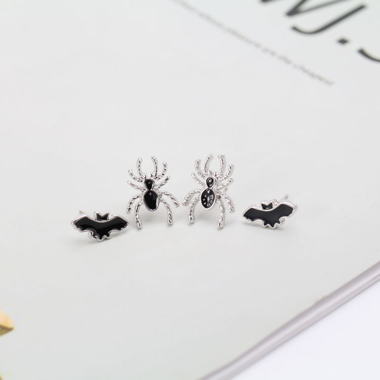 万圣节佩戴耳饰