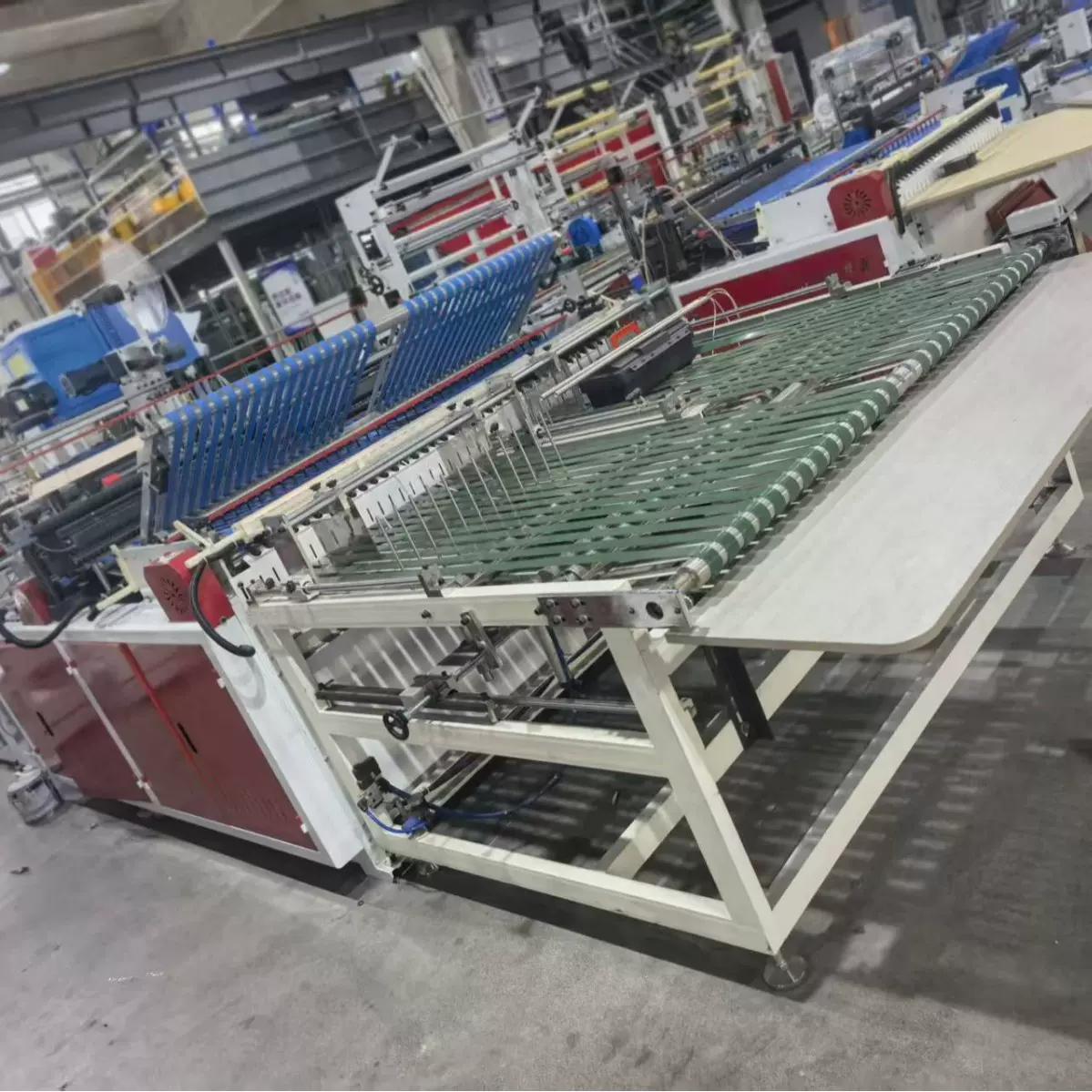 全自动断胶快递袋生产设备顺丰邮政京东快递袋高速制袋机吹膜机