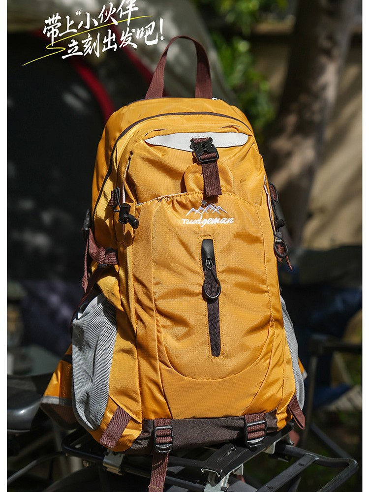 Capacious backpack outside climbing for men and women