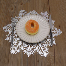 雪花PVC餐桌垫圣诞节主题烫金缕空餐桌垫西餐垫隔热垫厨房垫子