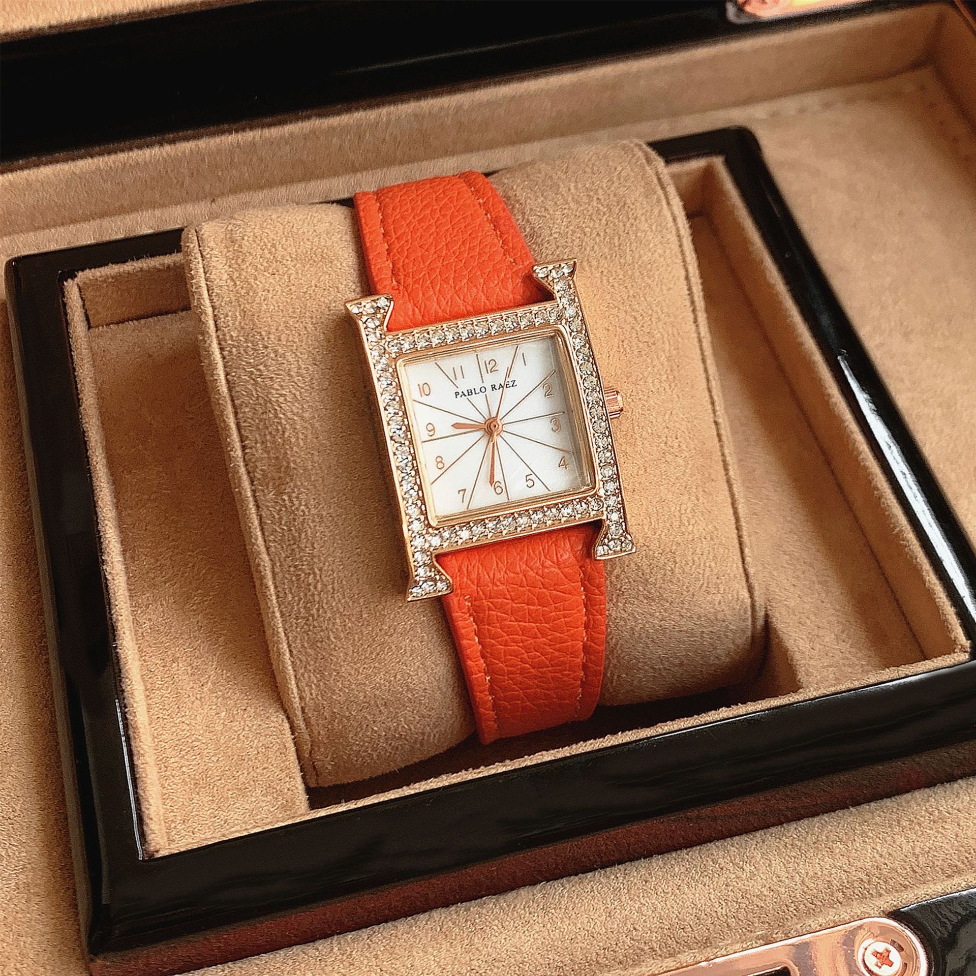 2024 Nové, nejprodávanější hodinky Špičkové lehké luxusní dámské hodinky Instagram Luxusní plně automatické vodotěsné hodinky Autentické_voghion.com