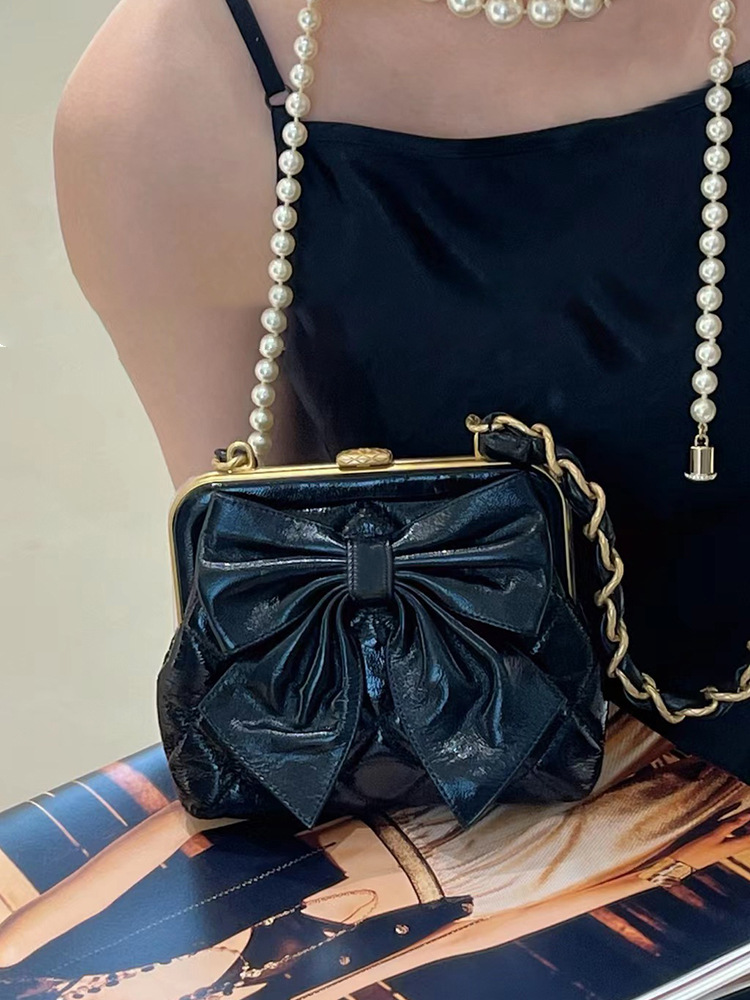 Piccola borsa a tracolla a mano con tracolla singola, design di nicchia, nuova borsa a tracolla da donna con catena, fibbia, oro, alla moda_voghion.com