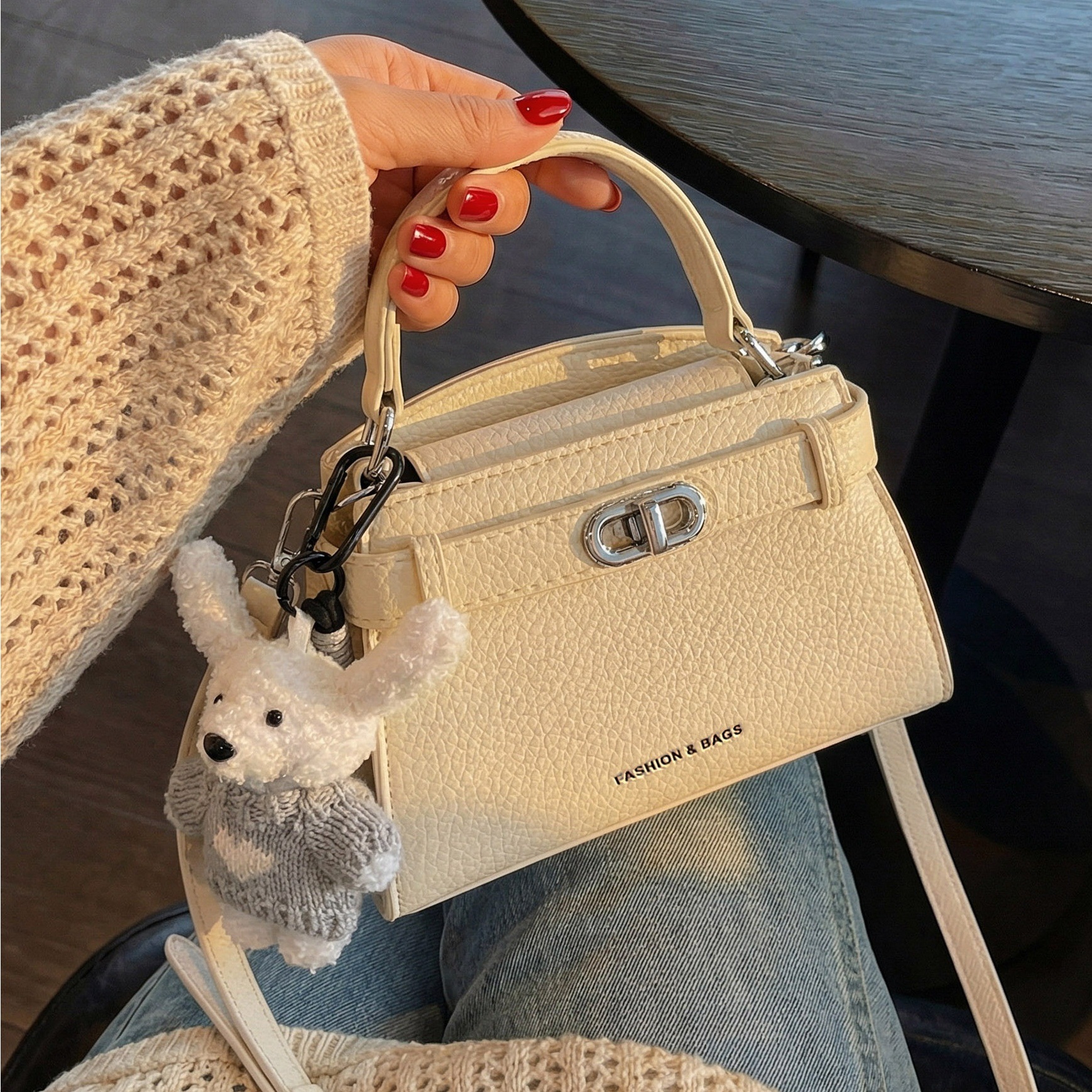 2026 nueva sensación diaria de bolsos portátiles de Kelly, mujeres de moda simple, versátil, lujoso, ligero, de viaje, una sola bolsa de hombro, moda