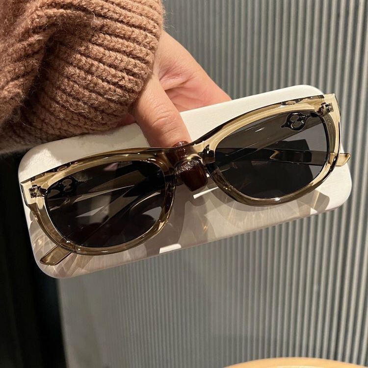 Internet Celebrity Fashion Hot Girl Cat-Eye Sunglasses for Women, No Makeup Street Style Sunshade, Stylish Small Frame Uv Protection Sunglasses for Men