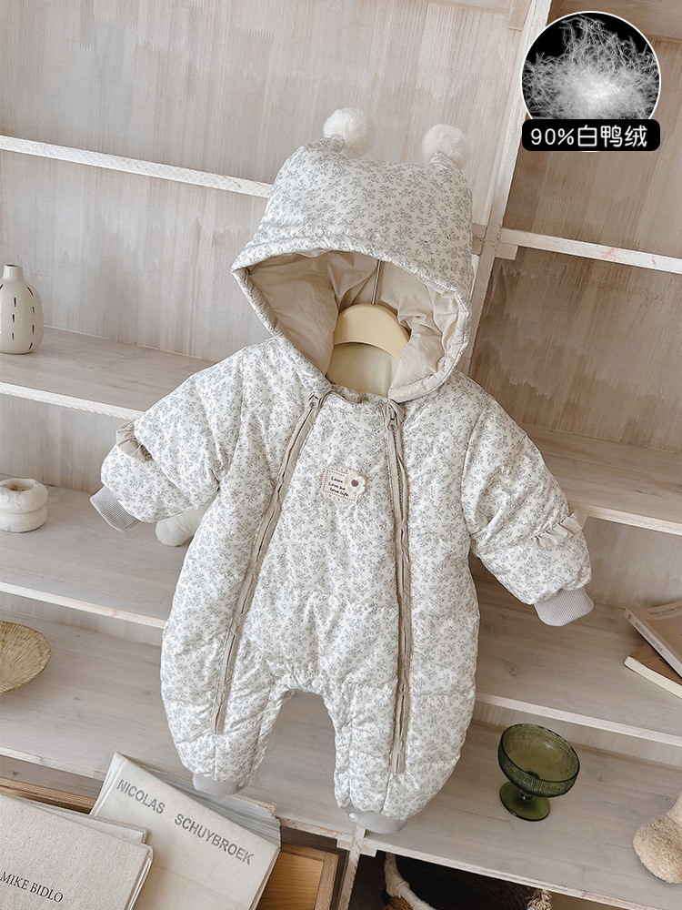 Nuevo invierno en el bebé plumón camiseta de mujer bebé ropa de baño blanca princesa ropa de escalada de flores trituradas