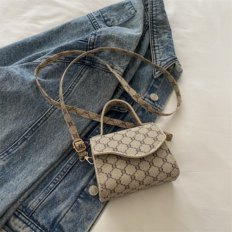 Bolso retro de cercanías para mujer 2024 otoño e invierno nuevo estilo bandolera bandolera bandolera bandolera temperamento pequeño bolso cuadrado