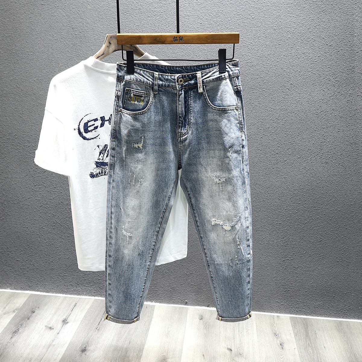 High-End Light Blue Cropped Jeans for Men, Trendy Brand Ins Ripped Patch Stylish Young Men's Cropped Pants, Summer Thin Style