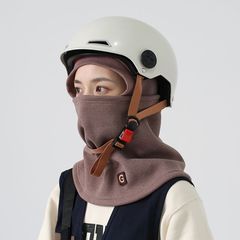 保温ヘルメットの中の胆の帽子の女性の冬の防寒の耳の防風の帽子は首を囲む一体の電気自動車に乗ります。