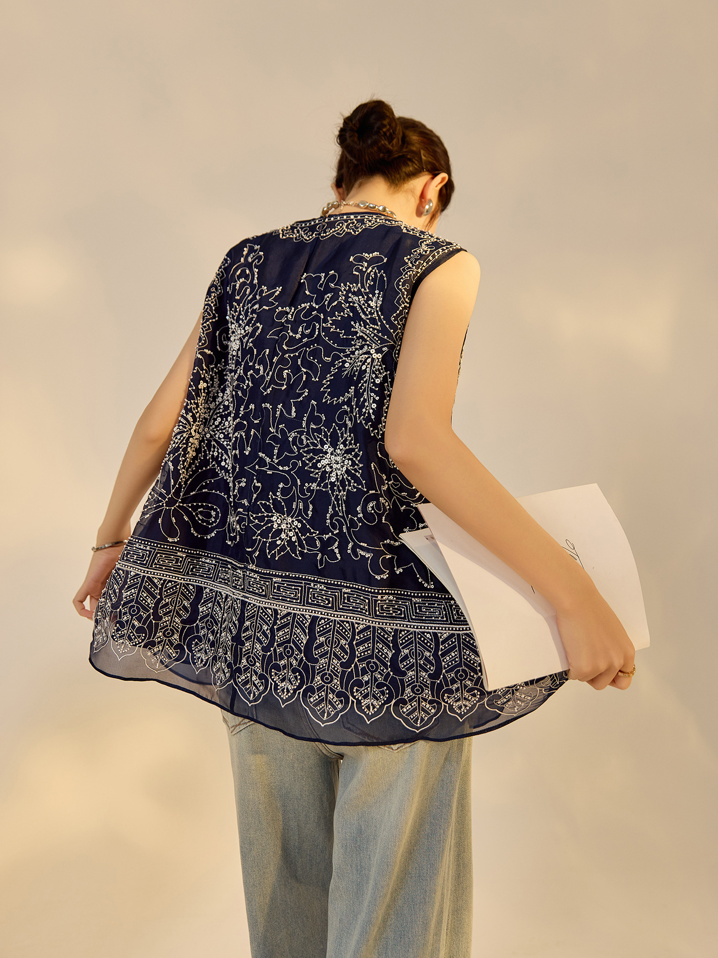 Áo vest gile nữ không tay cổ tròn đính hạt sang trọng — Màu xanh lam