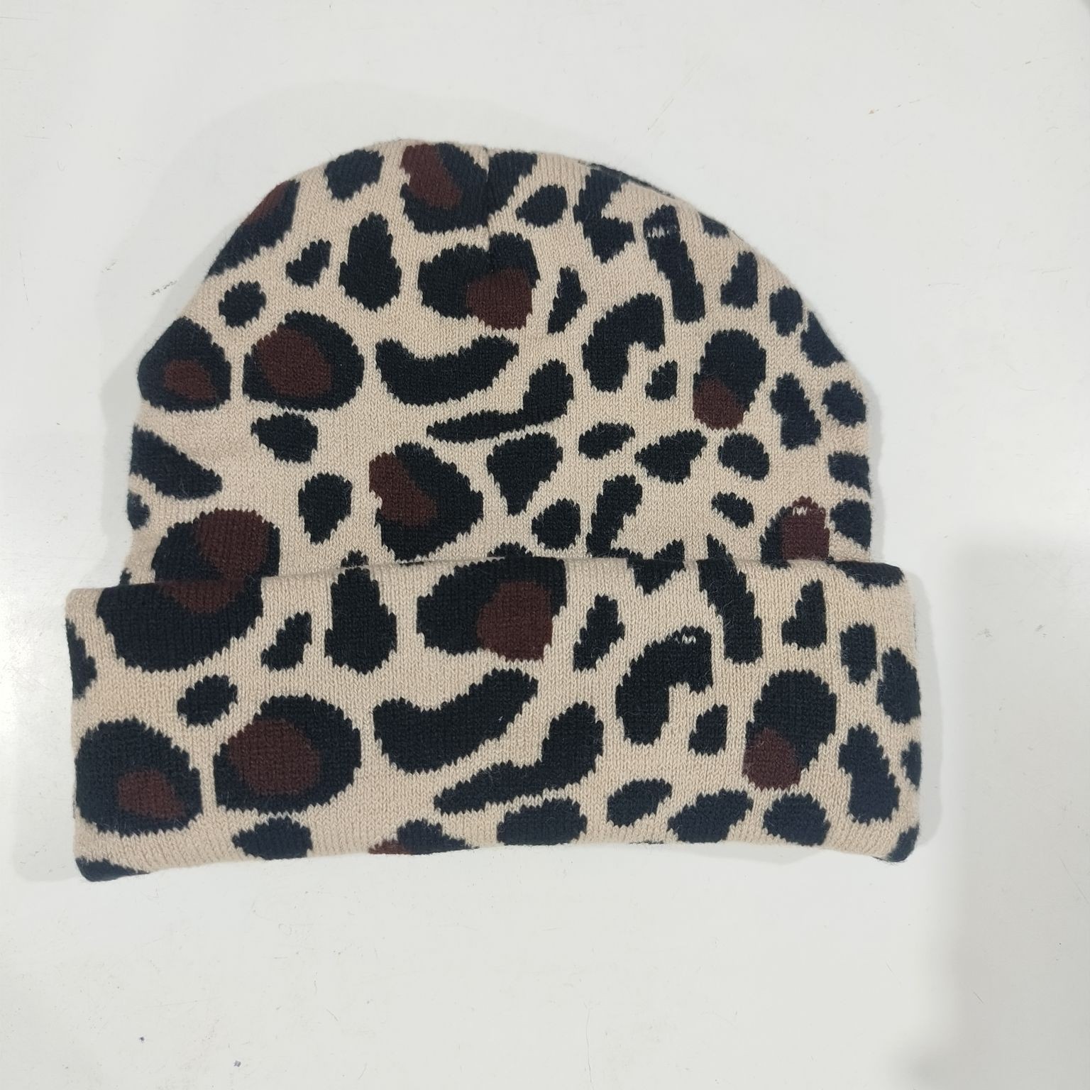 Sombrero de lana jacquard de camuflaje de punto Shun Zun Sombrero de jersey creativo cálido de invierno también se puede fijar