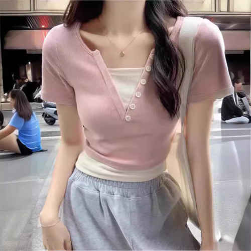 Hot girl pink shoulder short-sleeved T-shirt for women in summer design niche slim fit and slim fake two-piece V-neck short top