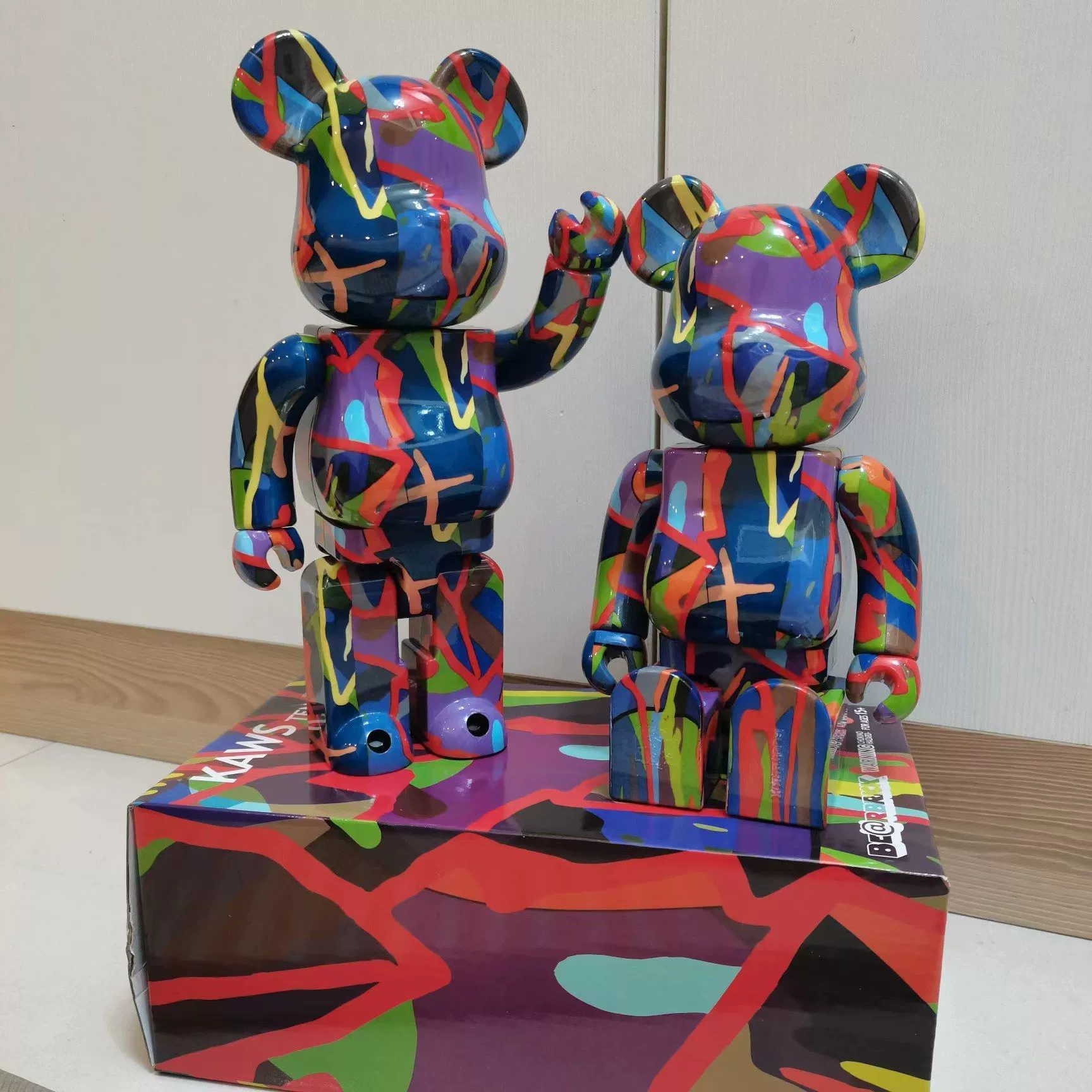 Bearbrick Violent Bear 1000%Plating Tide Playing Bear Hand -Office Toys Home Locker Ladder Van Gogh Qianqiu