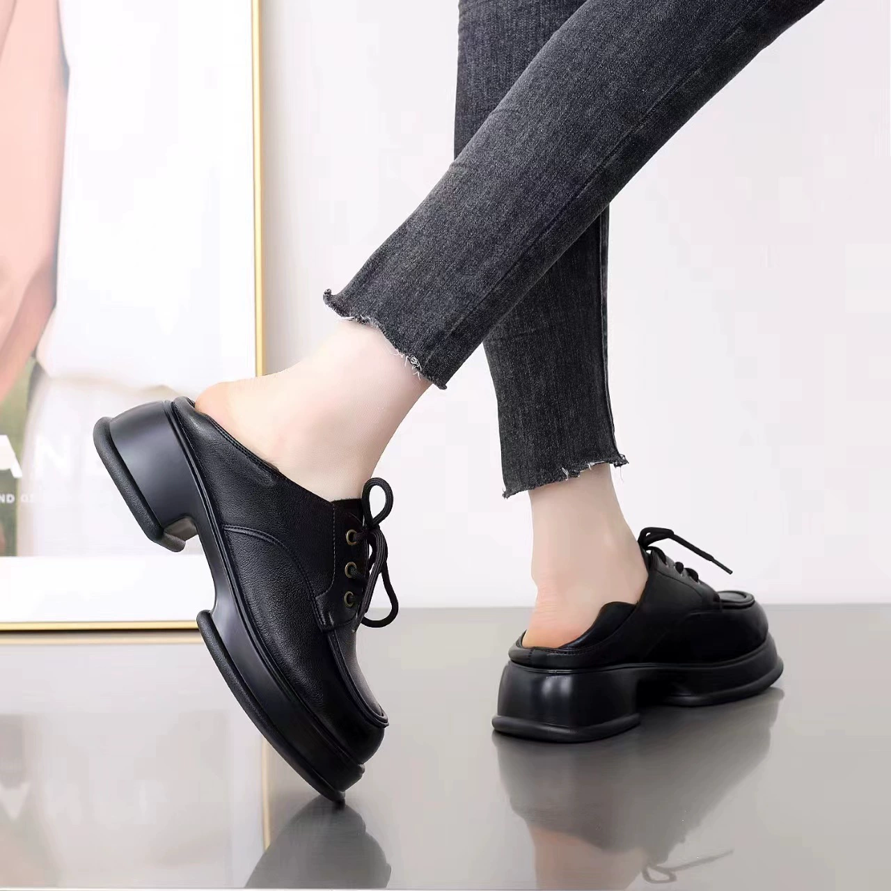 Loafers, high fashionable universal footwear platform for mother English style for leisure, soft sole