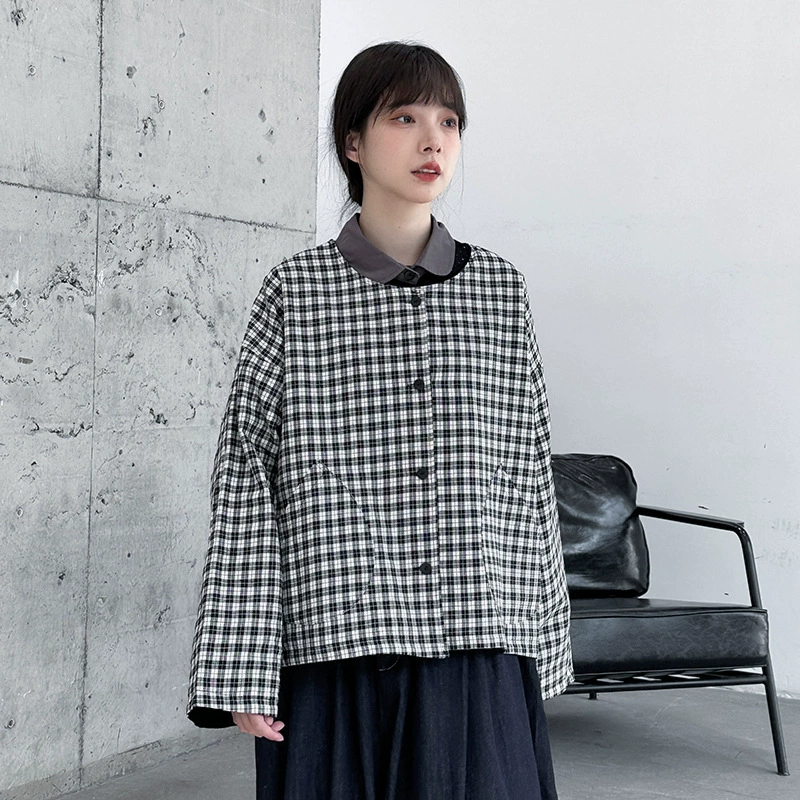Black thin demi-season quilted cotton-down jacket with round collar, oversized fit, average size