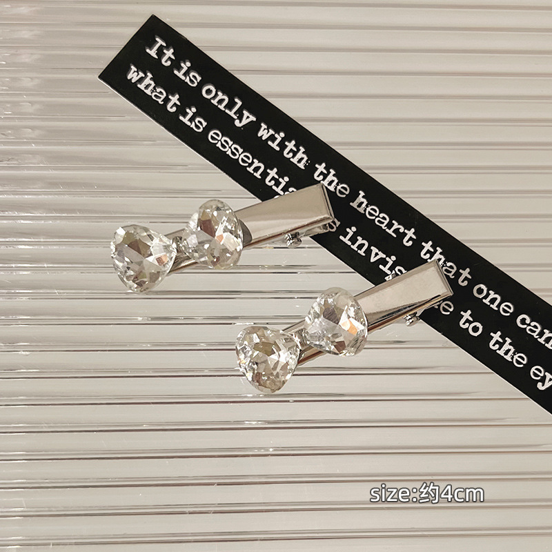 De metal de una sola palabra pico horquilla accesorios para el cabello femenino de alto grado estilo Chanel miumiu carta horquilla ins estilo clip lateral