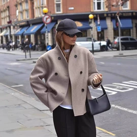 连衣裙;女式T恤;休闲裤