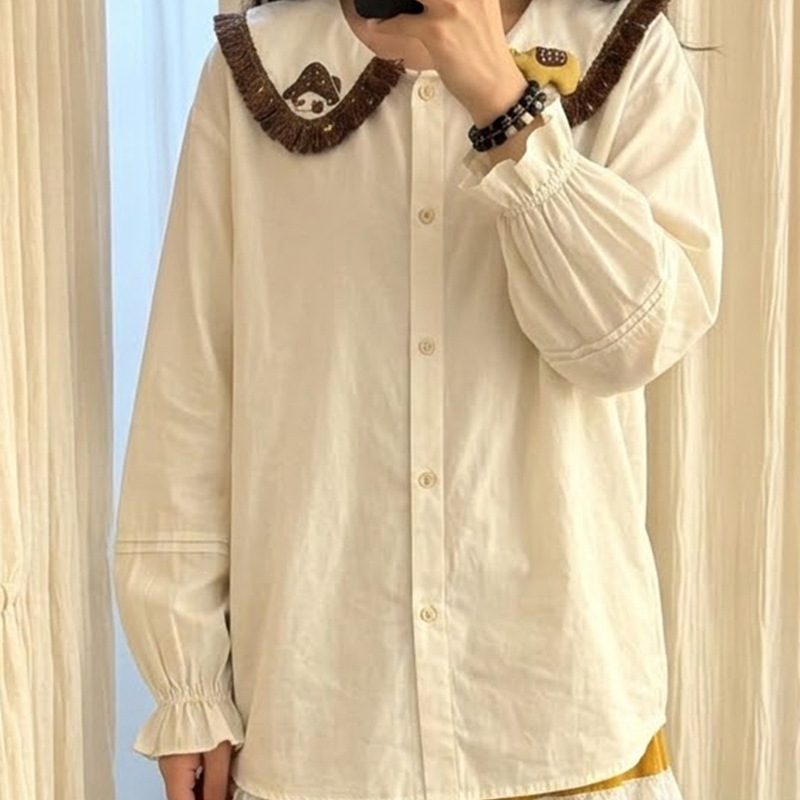 2026 French-style sweet doll-collar lace embroidered shirt, fashionable and age-reducing, with lantern sleeves and a cat-themed design, perfect as a base layer or a doll-style top