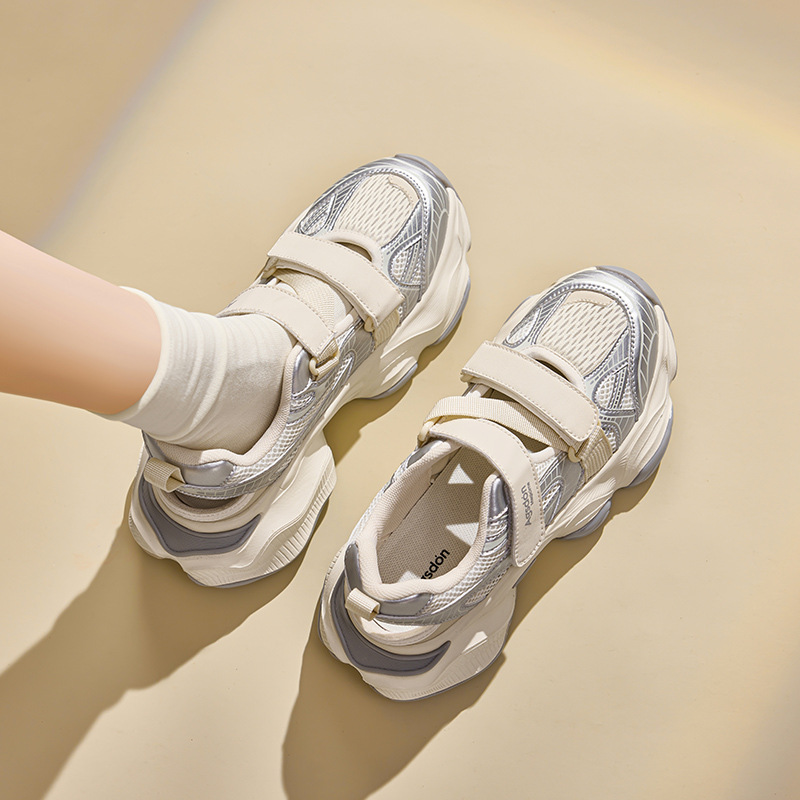 Sandalias de la cabeza del león antiguo para mujeres 2026 nueva primavera deportiva casual con base gruesa vaciada velcro sandalias