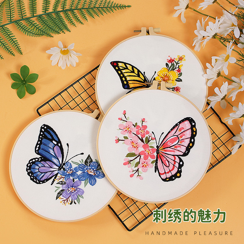 Original nuevo DIY bordado hecho a mano material paquete Zhuang Zhou Mengdie Flor Mariposa bordado kit transfronterizo Inglés