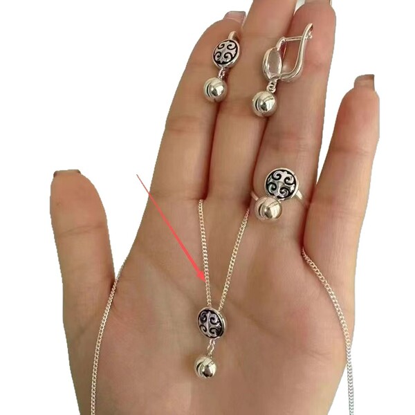 Ethnic retro fashionable classic design earrings