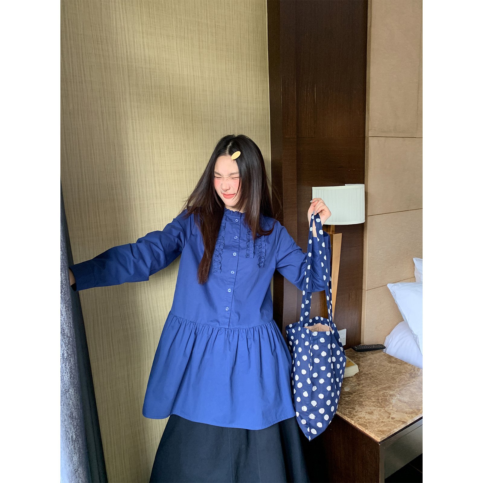 Blue Fungus-Trimmed Long-Sleeve Shirt for Women, Autumn and Winter, Super Pretty Blouse, Mid-Length Shirt