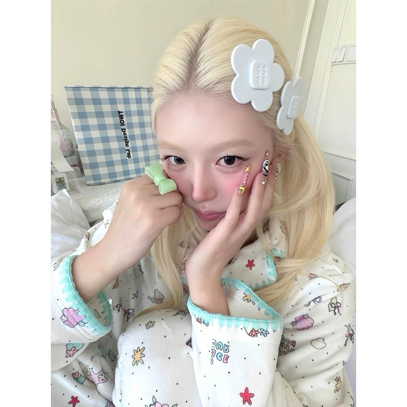 Spring and autumn pure cotton gauze ins-style plus-size women's pajamas with embroidery, suitable for outdoor wear, cartoon long-sleeve home wear two-piece set Spring and autumn pure cotton gauze ins-style plus-size women's pajamas with embroidery, suitable for outdoor wear, cartoon long-sleeve home wear two-piece set