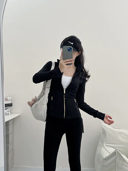 Black (gold zipper)