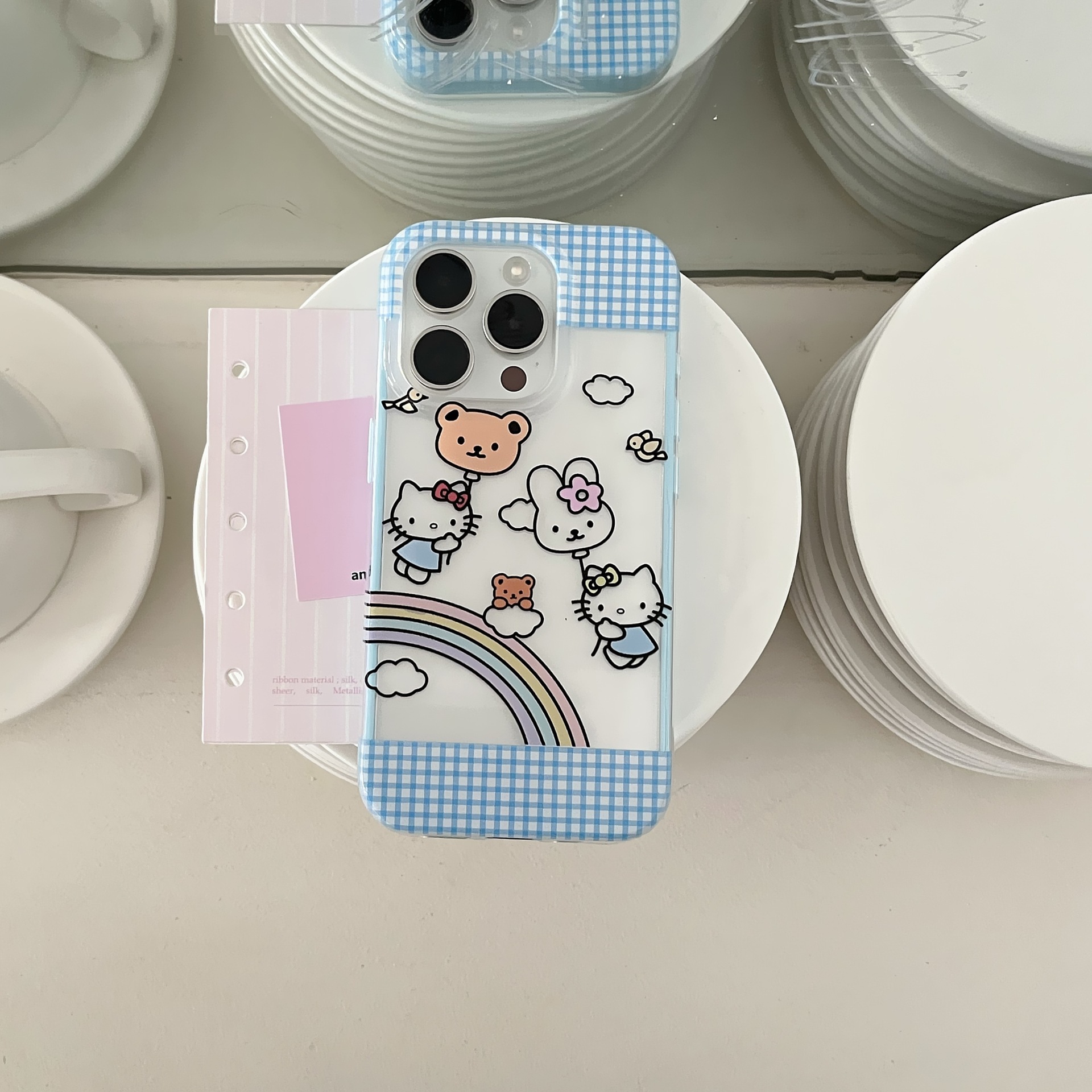 Pequeño gato KT arco iris a cuadros azul fresco para Apple 16ProMax funda para teléfono móvil 15/14 pareja nuevo 15P