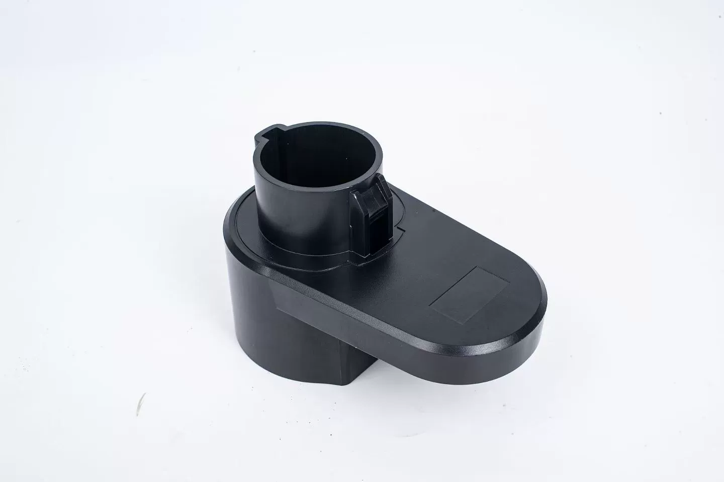 Electric bracket with accessories charging