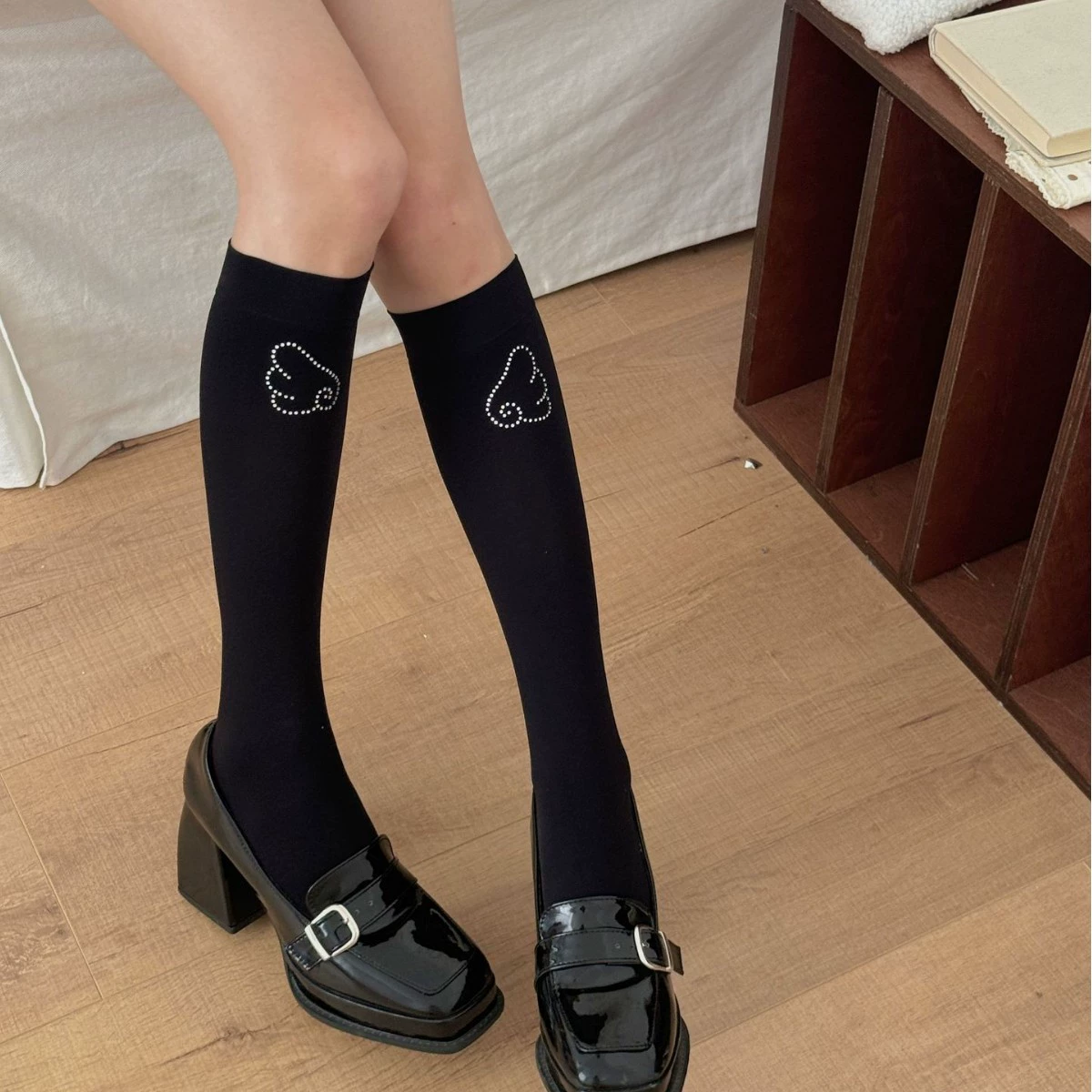 Носки PATTKIN Girly Wings JK из натуральной кожи для горячих девушек, бархатные, черно-белые, носки с ромбами выше колена с рисунком кошачьих когтей