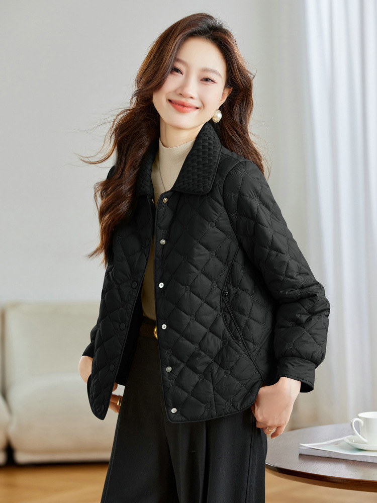 Capa de algodón de mujer otoño y invierno nueva mujer con solapa de diamante corta y ligera chaqueta de moda de algodón W5553
