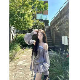 甜辣妹露肩初夏复古条纹蝴蝶结一字肩挂脖连衣裙女收腰显瘦蓬蓬裙
